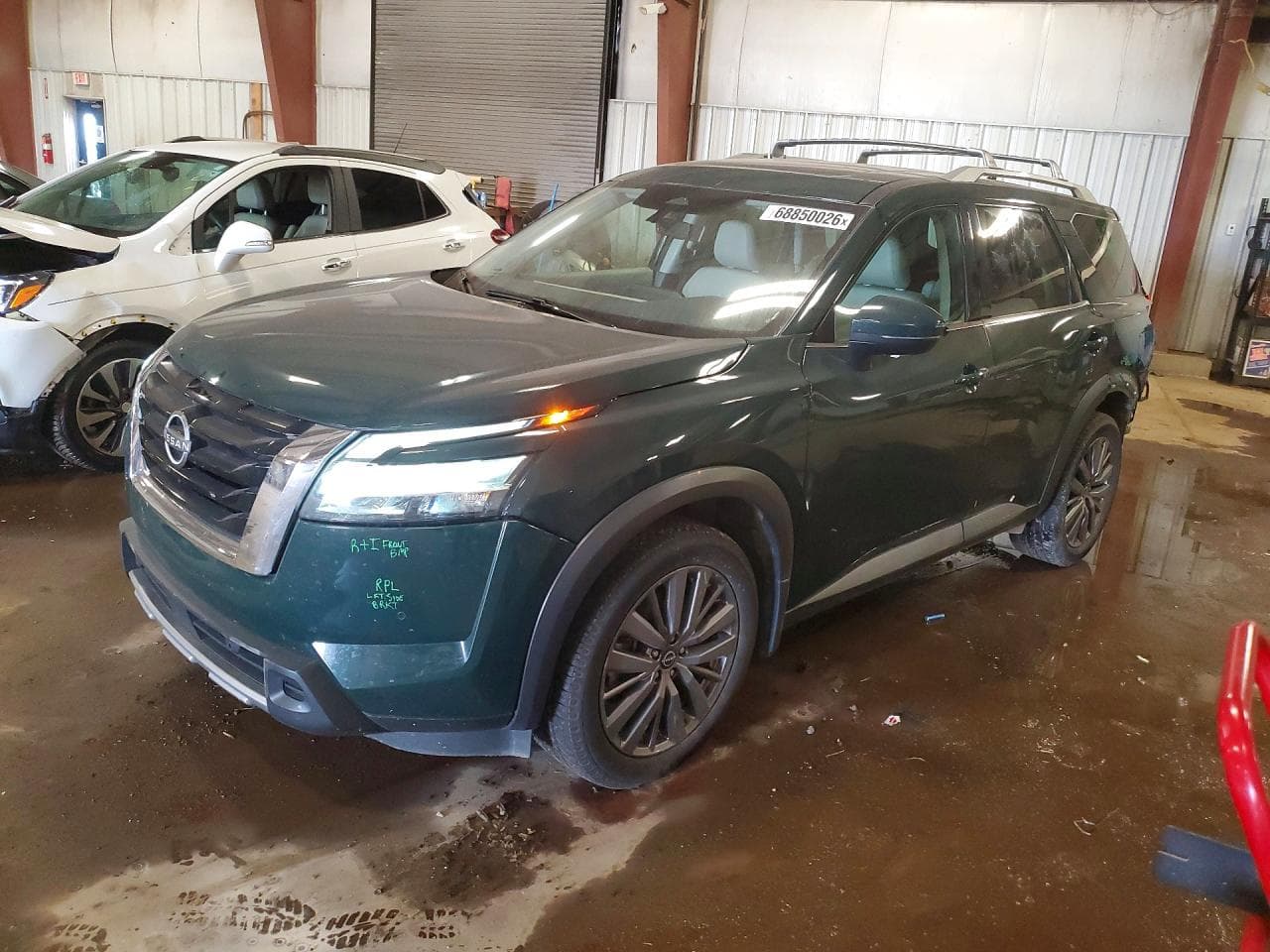 2023 Nissan Pathfinder Sl