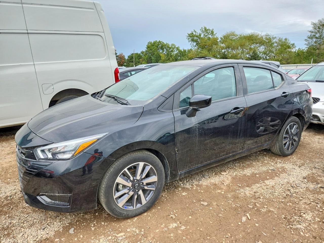 2025 Nissan Versa Sv