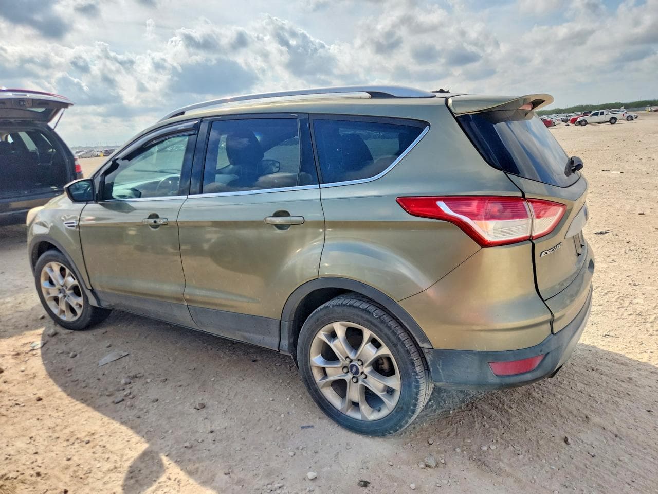 2014 Ford Escape Titanium - foto 2