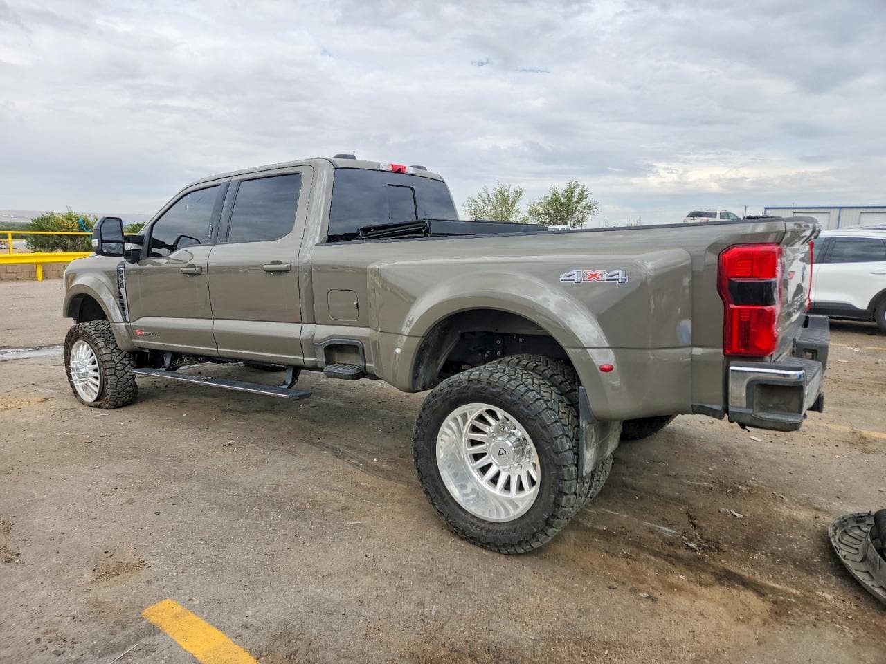 2026 Ford F450 Super Duty - foto 2
