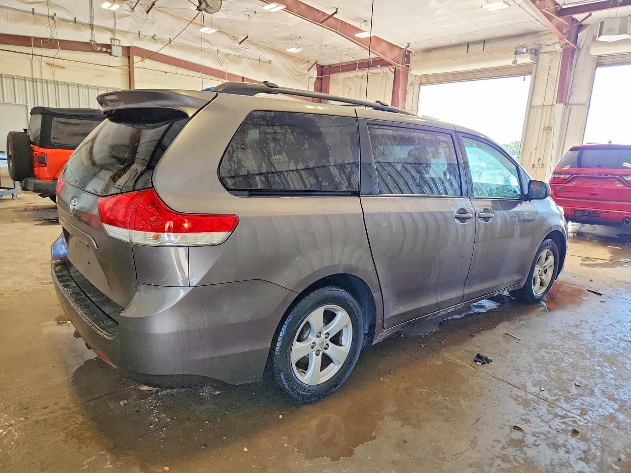 2011 Toyota Sienna Le - foto 3