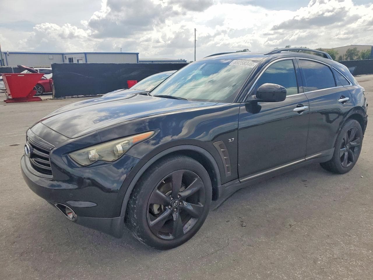 Infiniti QX70 2016 z USA