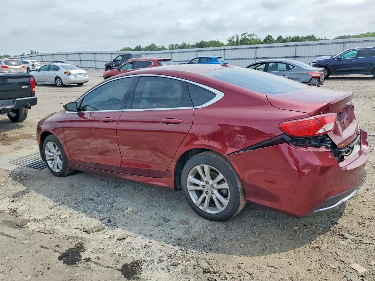 2015 Chrysler 200 Limited - foto 2