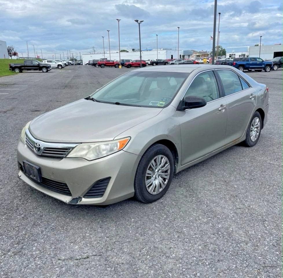 2013 Toyota Camry L - foto 2