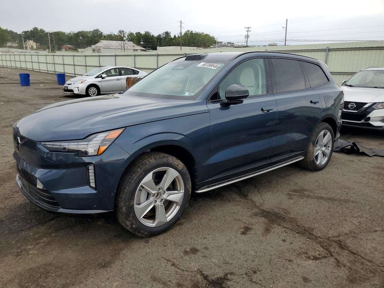 2025 Volvo EX90 z USA