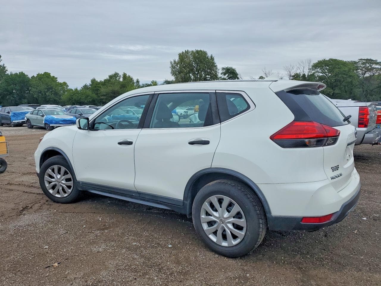 2017 Nissan Rogue S - foto 2