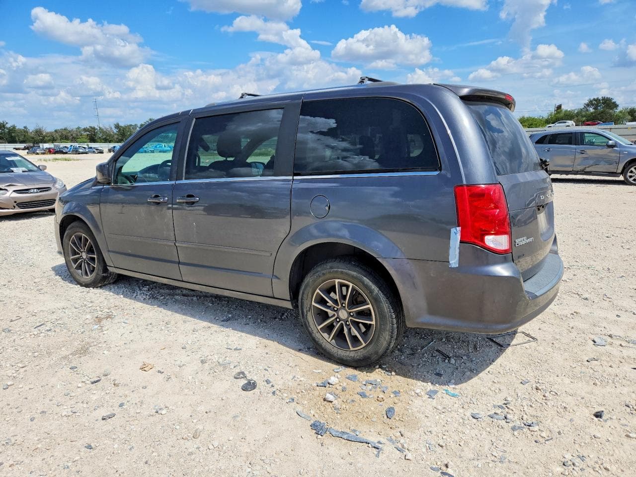 2017 Dodge Grand Caravan Sxt - foto 2