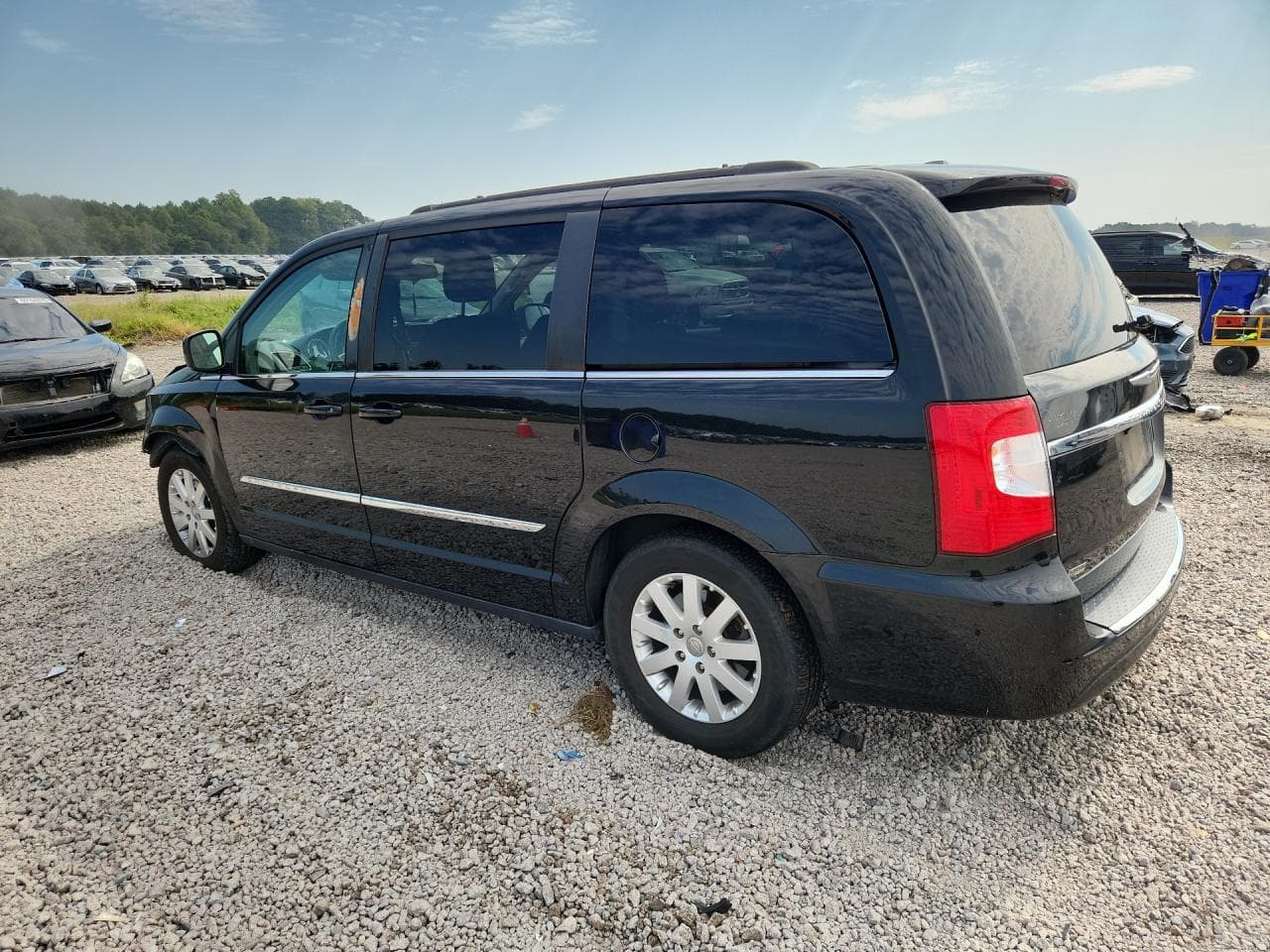 2015 Chrysler Town & Country Touring - foto 2