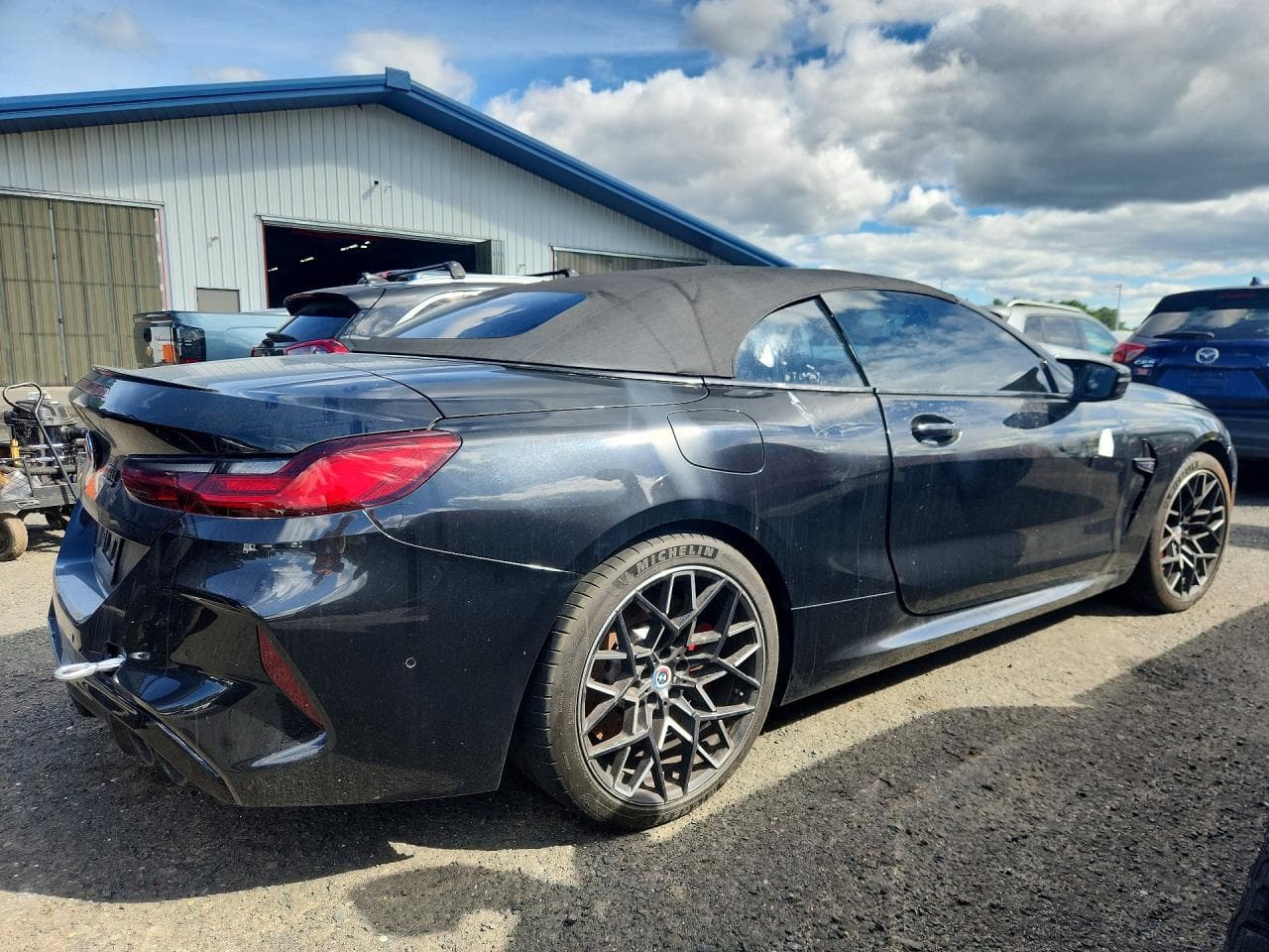 2023 BMW M8 - foto 3