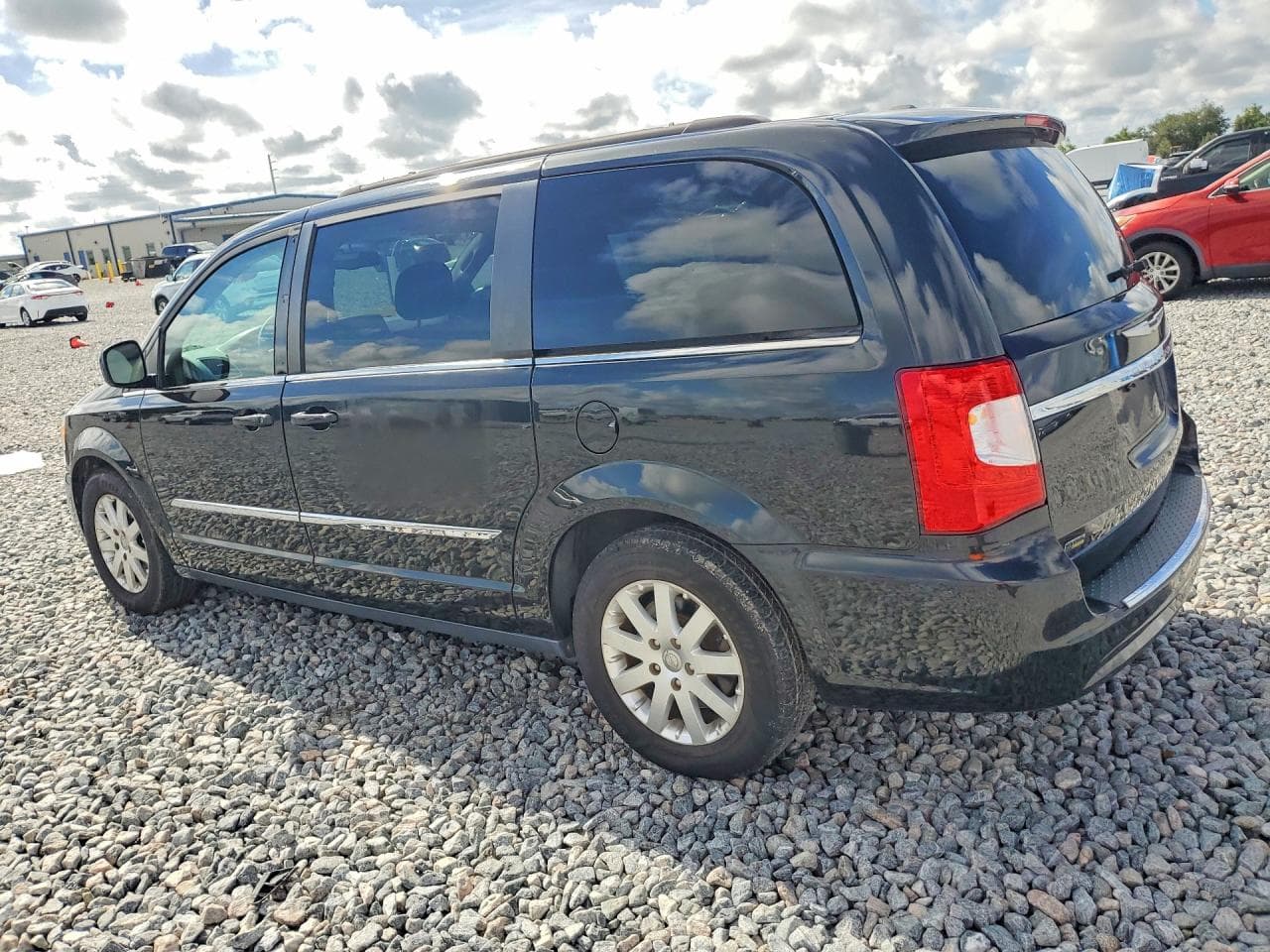2016 Chrysler Town & Country Touring - foto 2