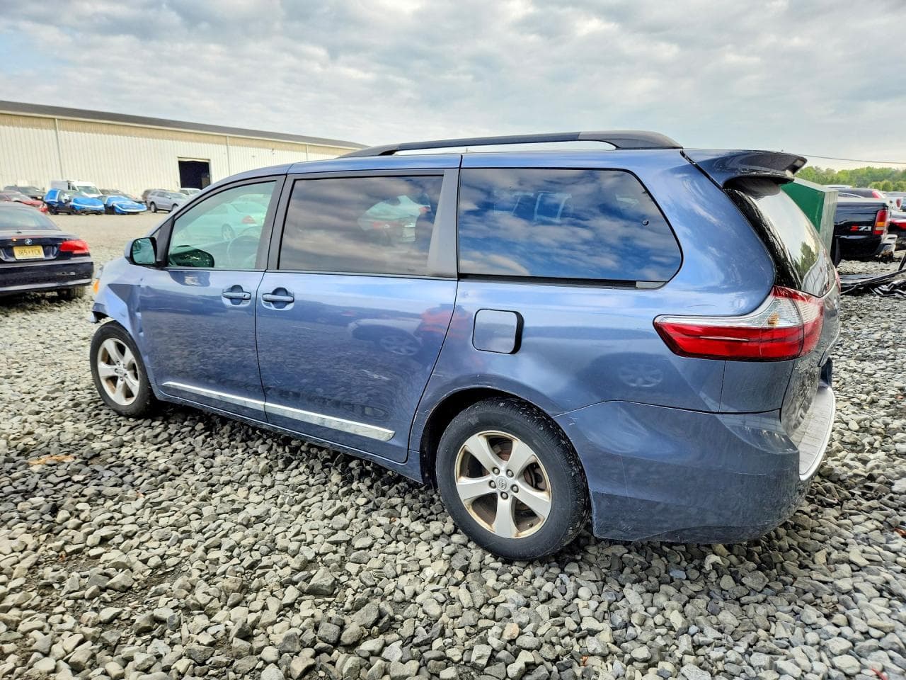 2016 Toyota Sienna Le - foto 2