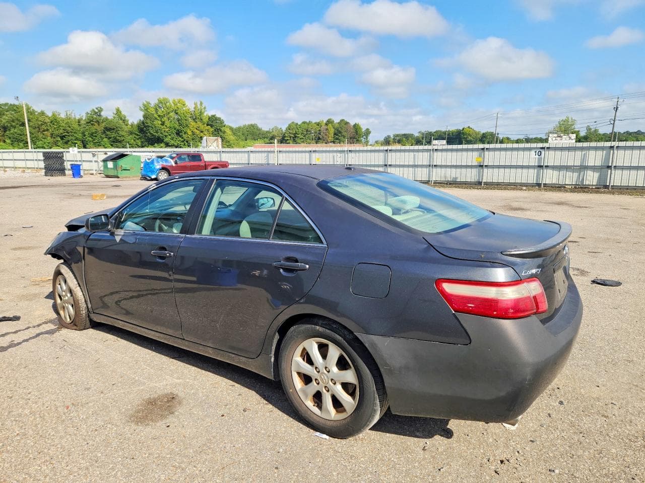 2010 Toyota Camry Le V6 - foto 2