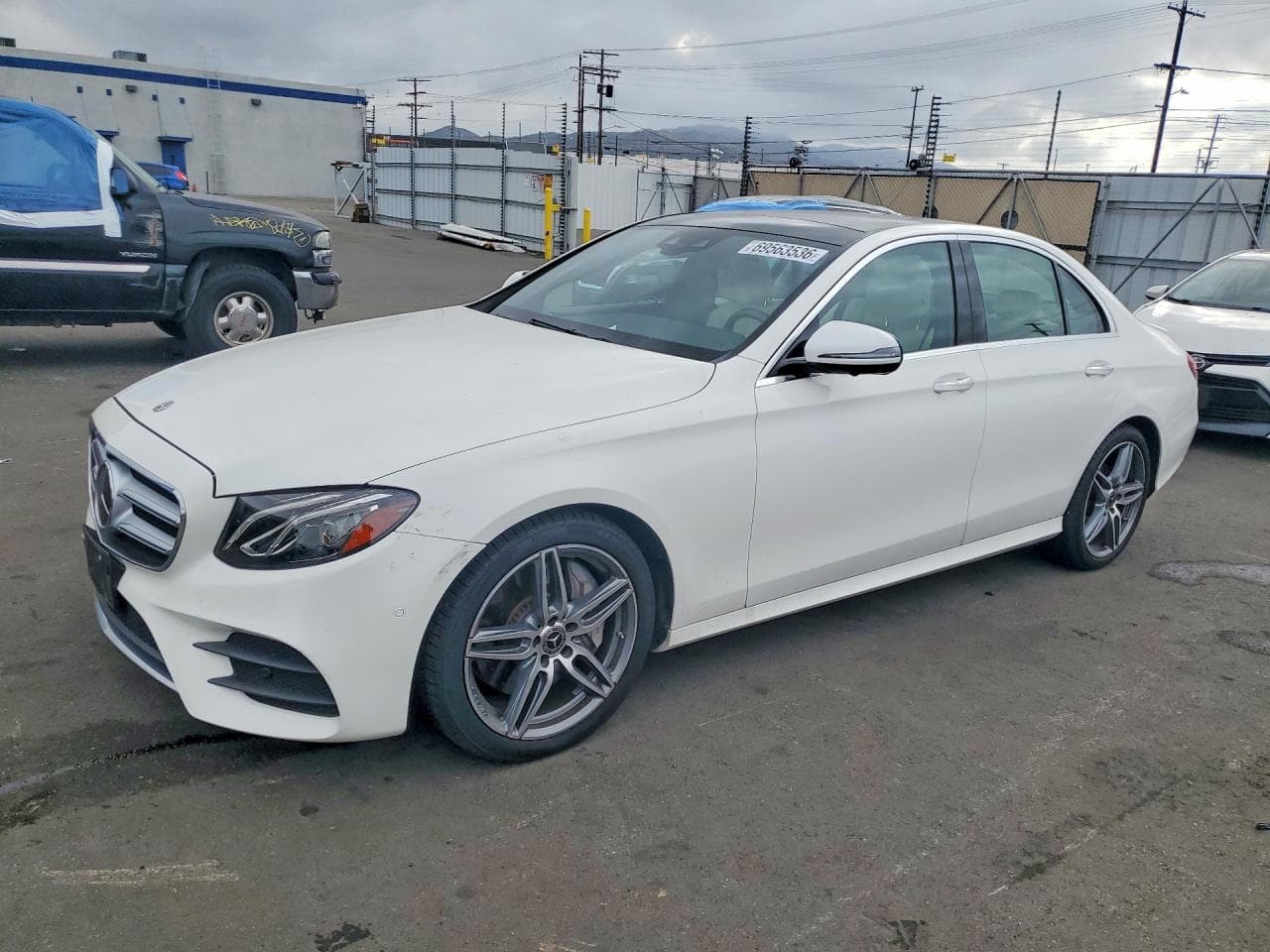 Mercedes-Benz E-klasse 2019 z USA