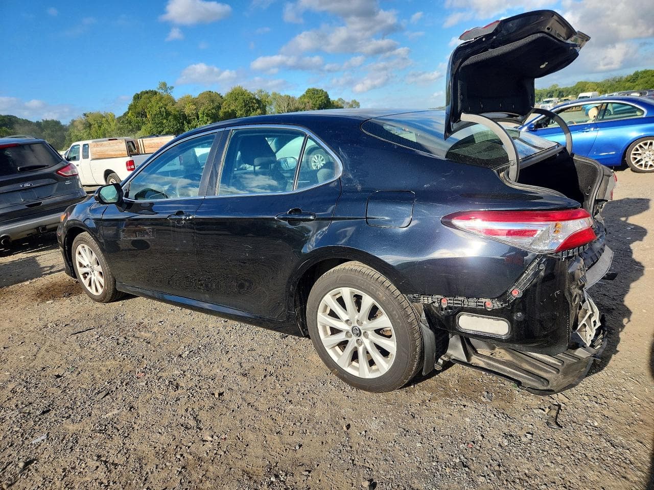 2018 Toyota Camry Le - foto 2