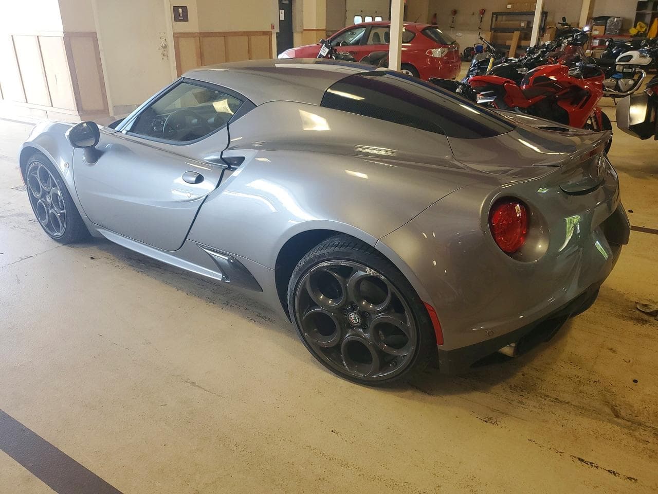 2017 Alfa Romeo 4C - foto 2