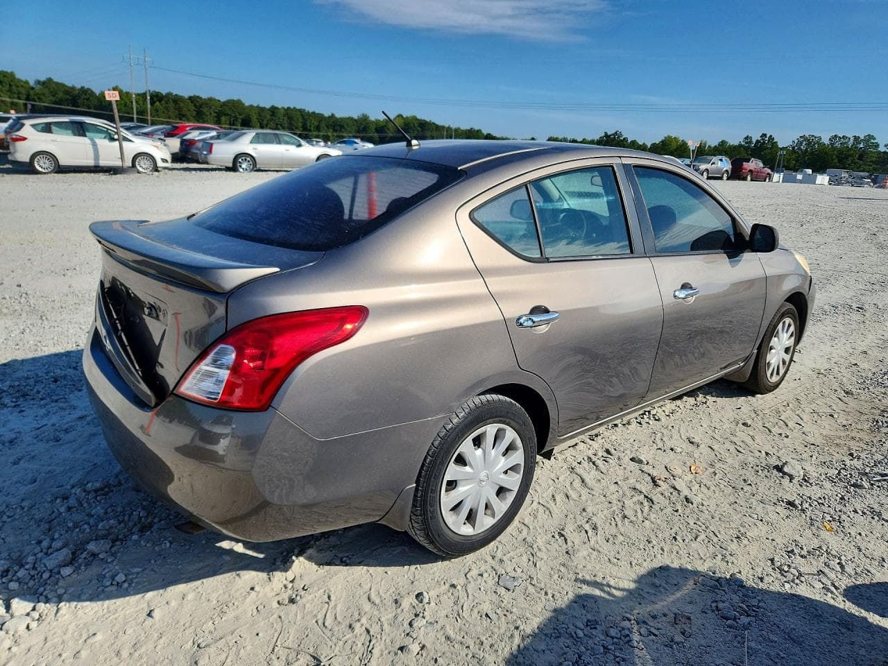 2013 Nissan Versa 1.6 S - foto 3