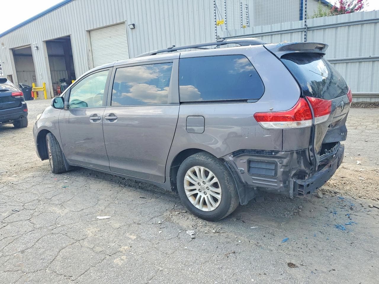 2014 Toyota Sienna Xle 8-Passenger - foto 2