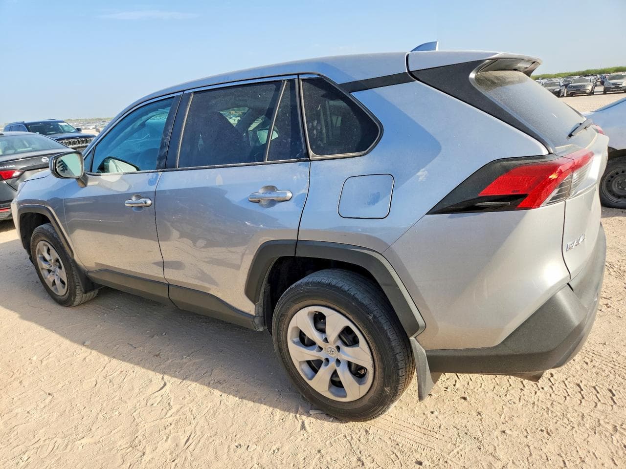 2024 Toyota Rav4 Le - foto 2