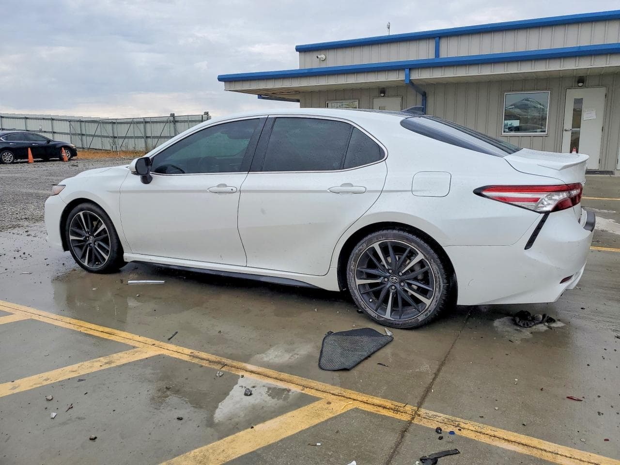 2018 Toyota Camry - foto 2