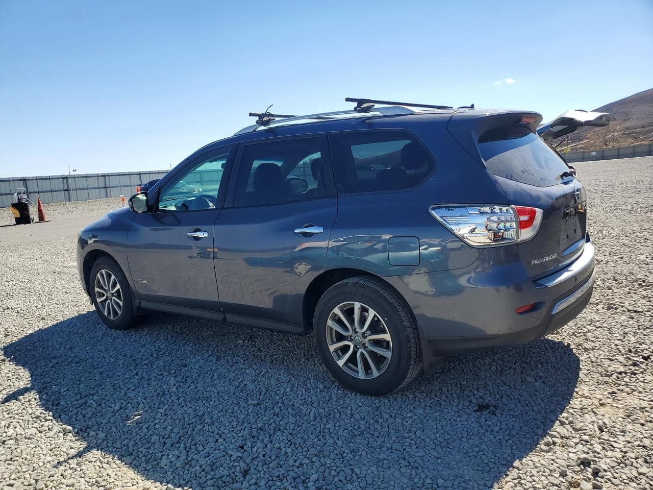 2014 Nissan Pathfinder Hybrid Sv - foto 2