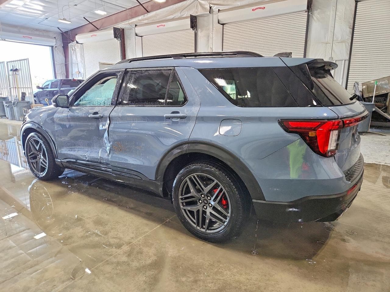 2025 Ford Explorer St - foto 2