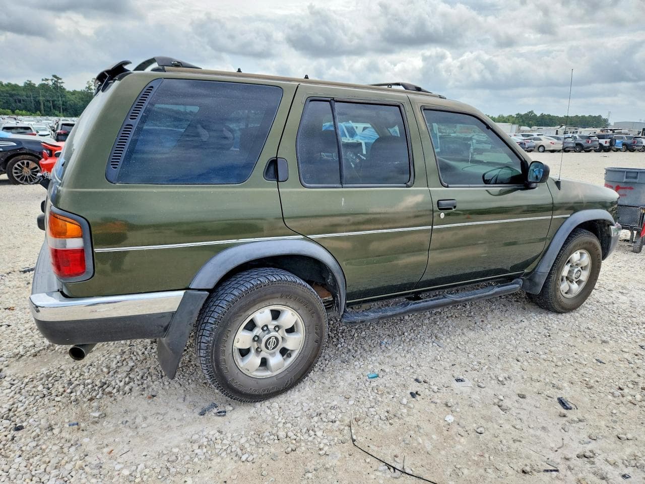 1998 Nissan Pathfinder Xe - foto 3