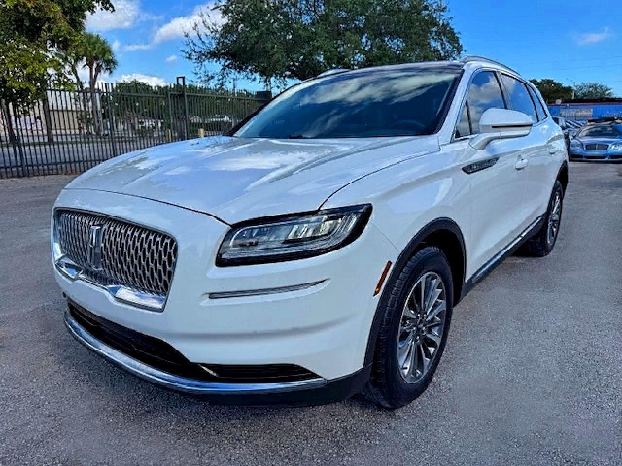 Lincoln Nautilus 2021 z USA