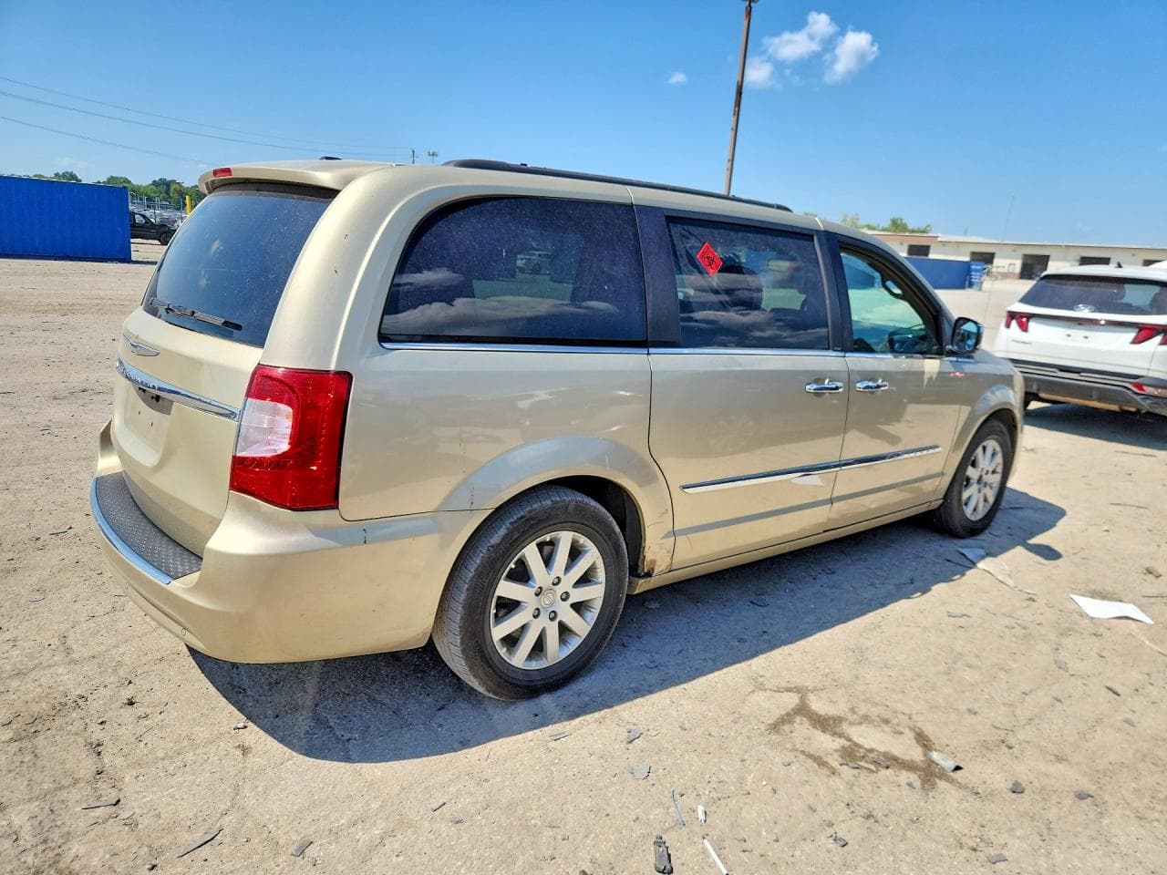 2012 Chrysler Town & Country Touring L - foto 3