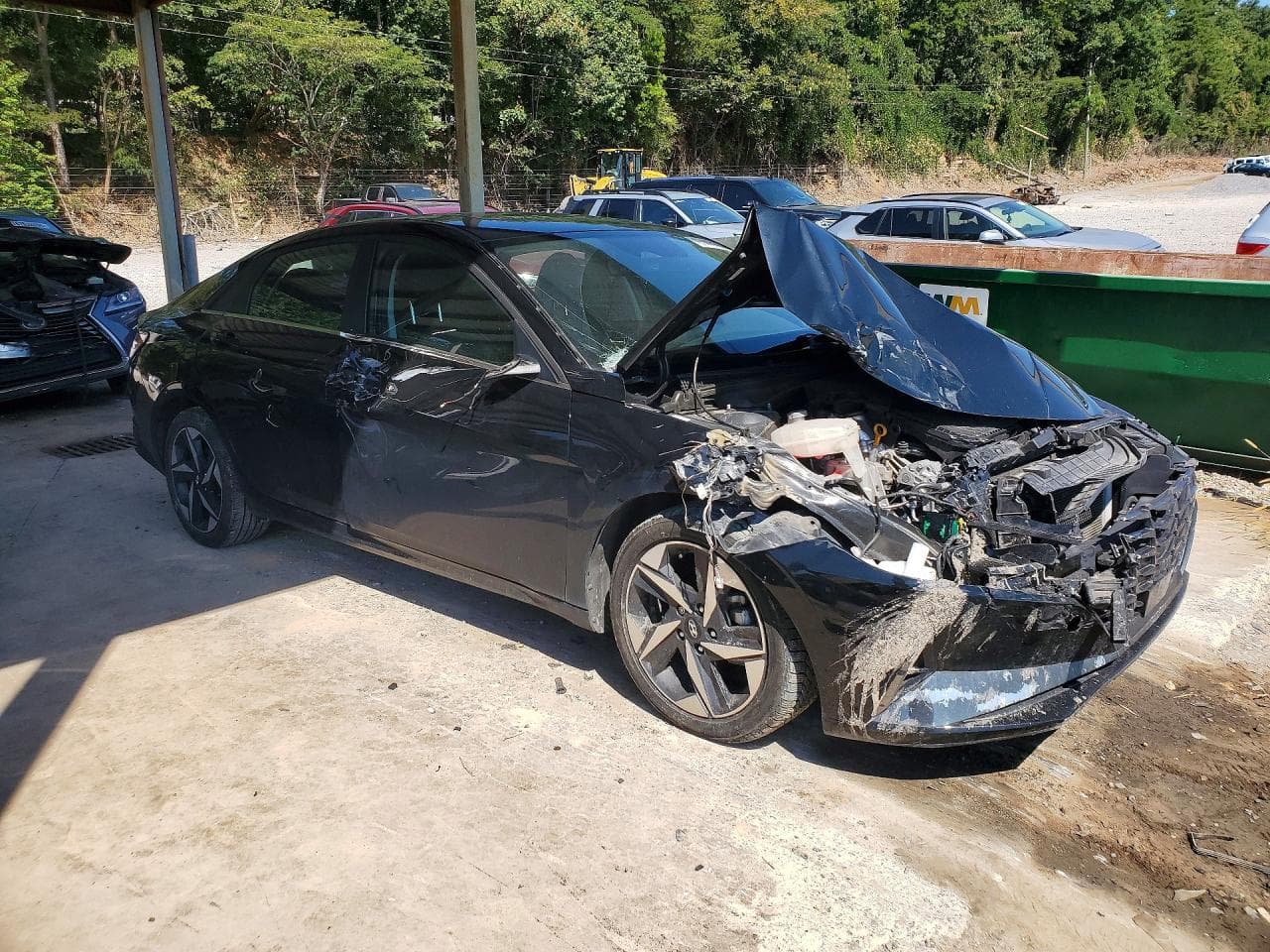 2022 Hyundai Elantra Limited - foto 4