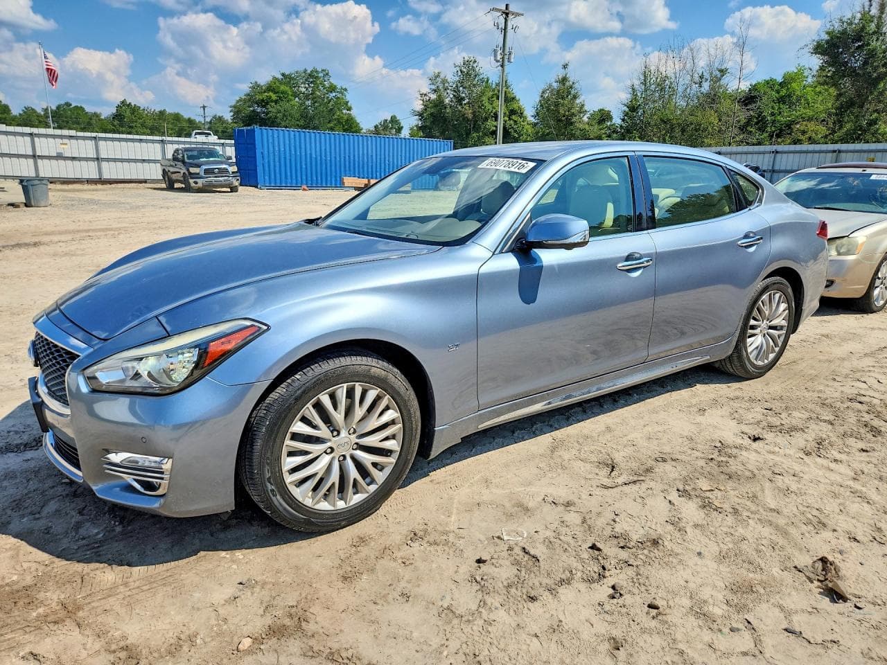 Infiniti Q70 2016 z USA