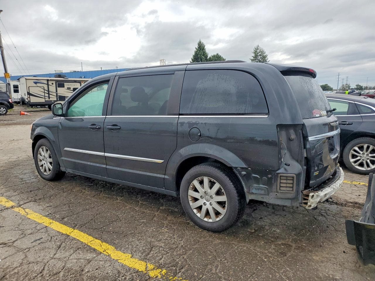 2016 Chrysler Town & Country Touring - foto 2