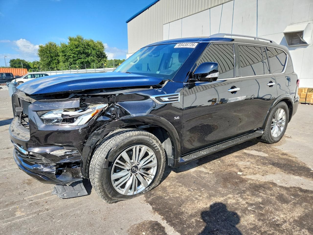 Infiniti QX80 2018 z USA