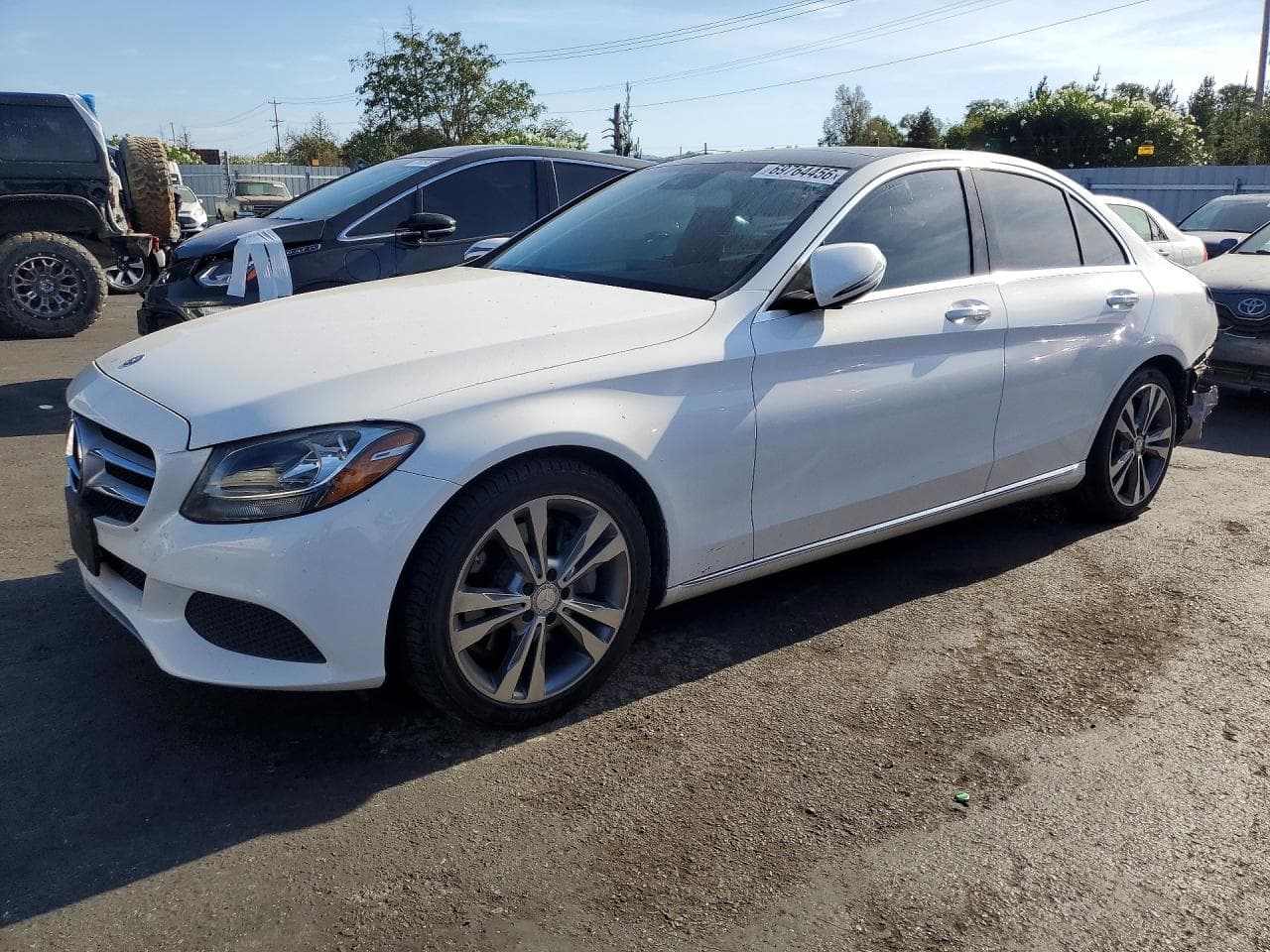 Mercedes-Benz C-klasse 2016 z USA