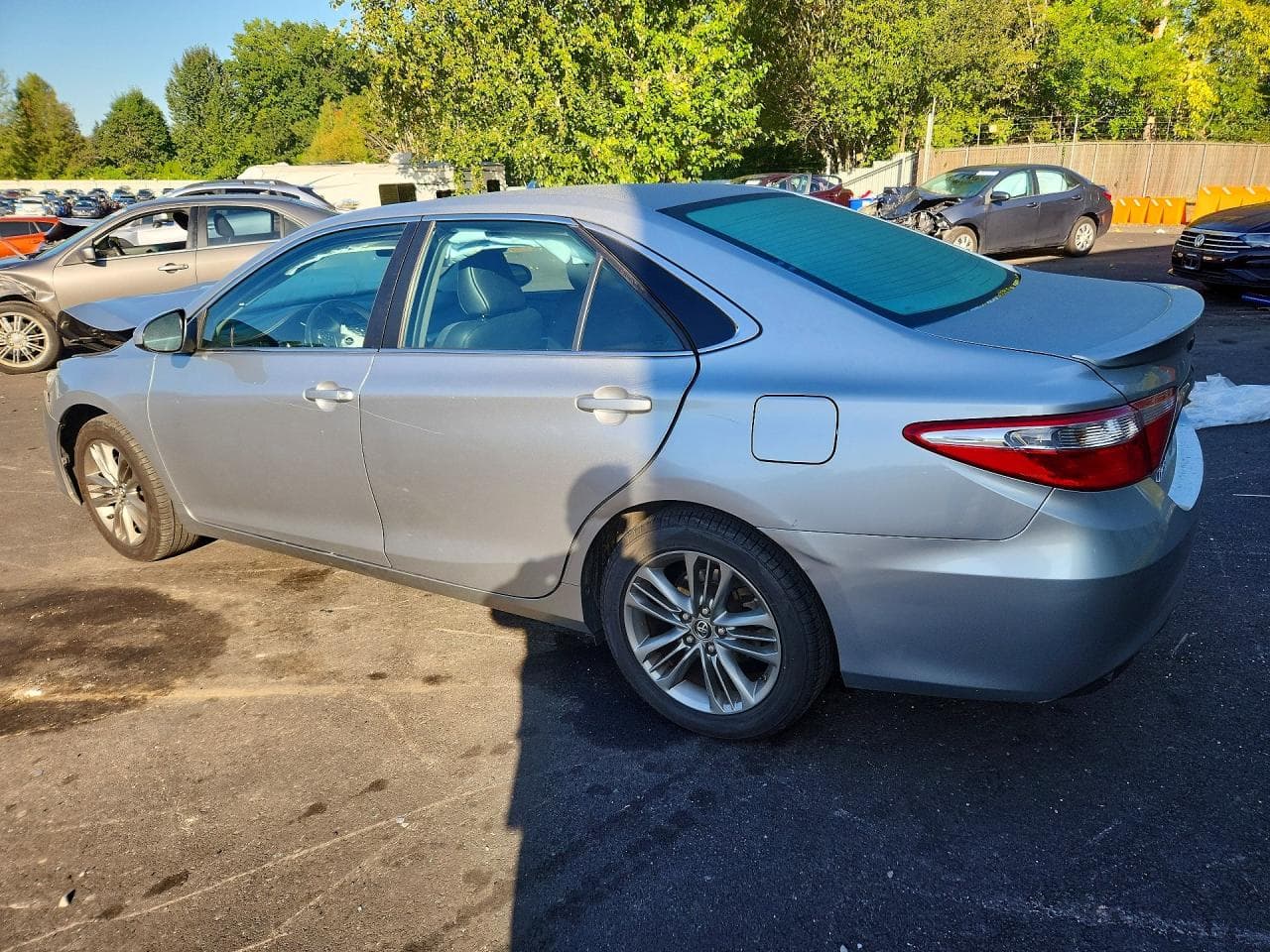 2016 Toyota Camry Se - foto 2