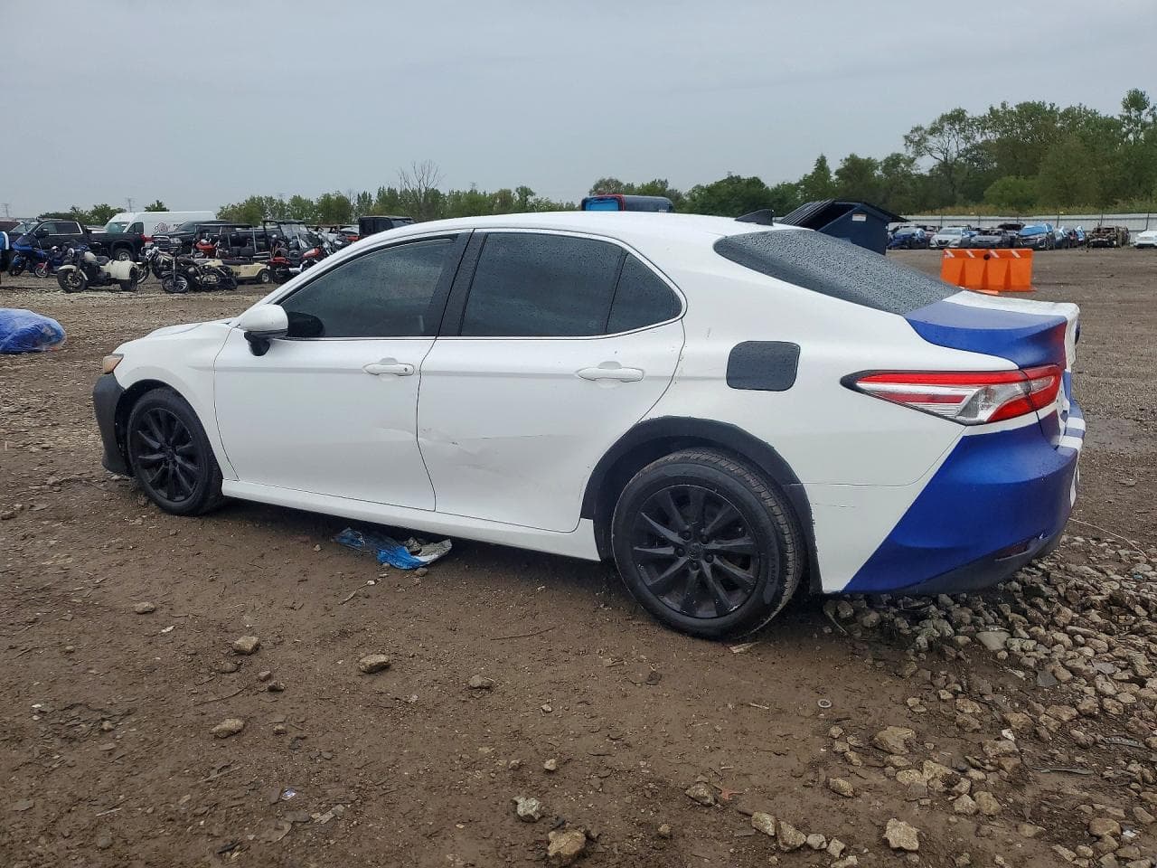 2019 Toyota Camry Le - foto 2