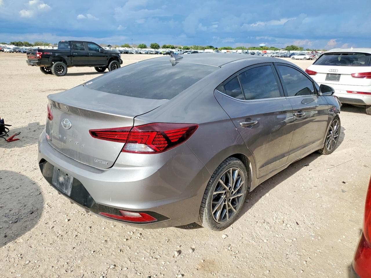 2020 Hyundai Elantra Limited - foto 3