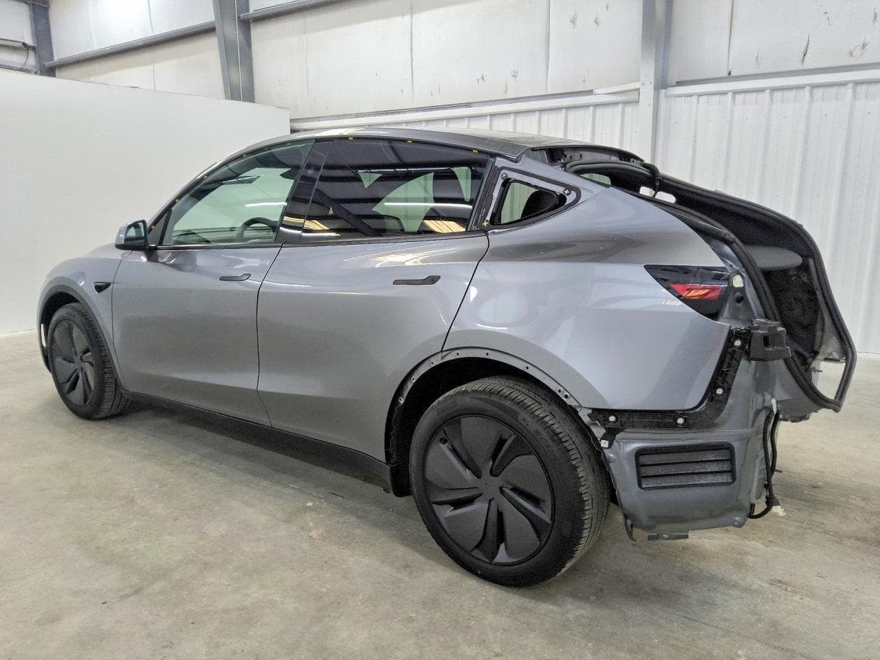 2026 Tesla Model Y - foto 2