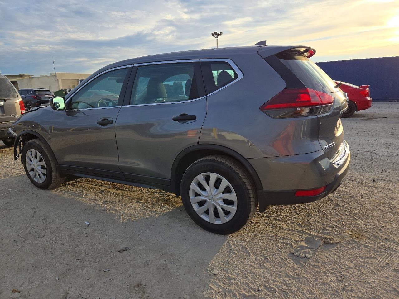 2018 Nissan Rogue S - foto 2