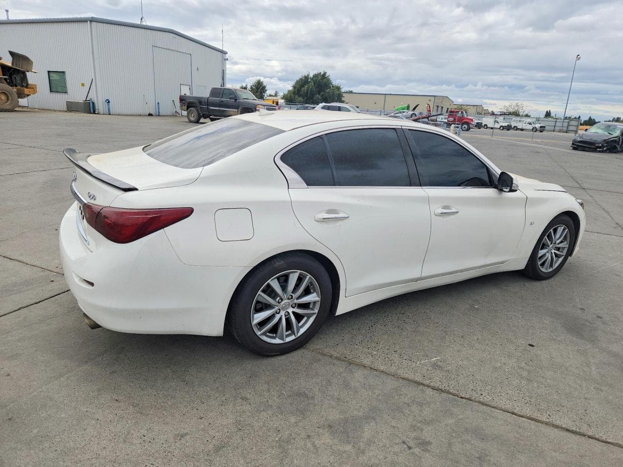 2015 Infiniti Q50 Premium - foto 3
