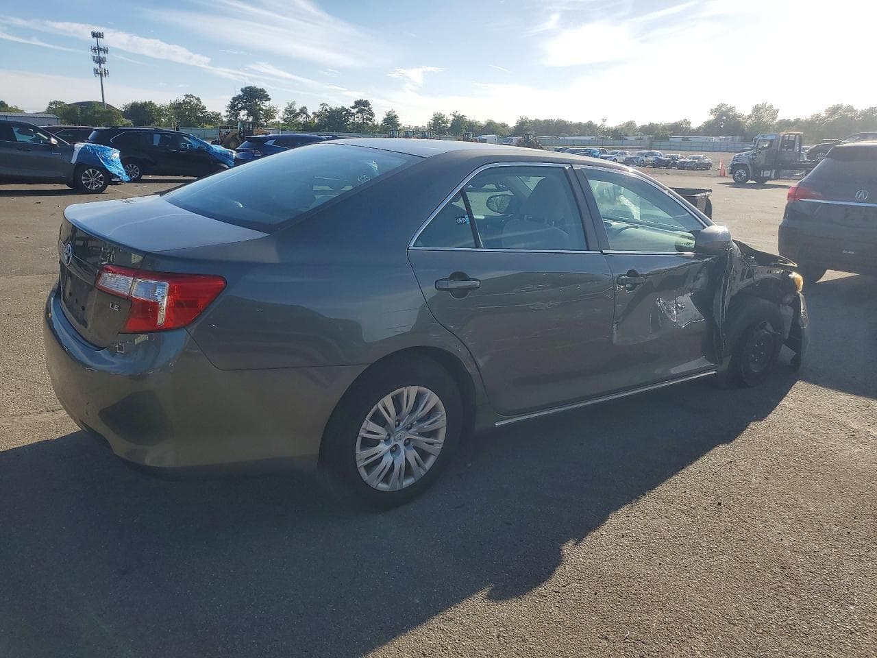 2014 Toyota Camry Le - foto 3