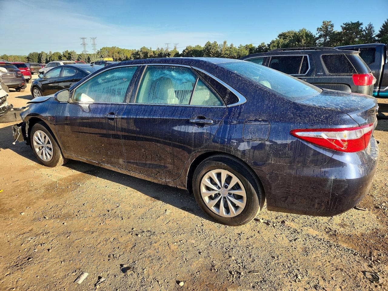 2015 Toyota Camry Le - foto 2