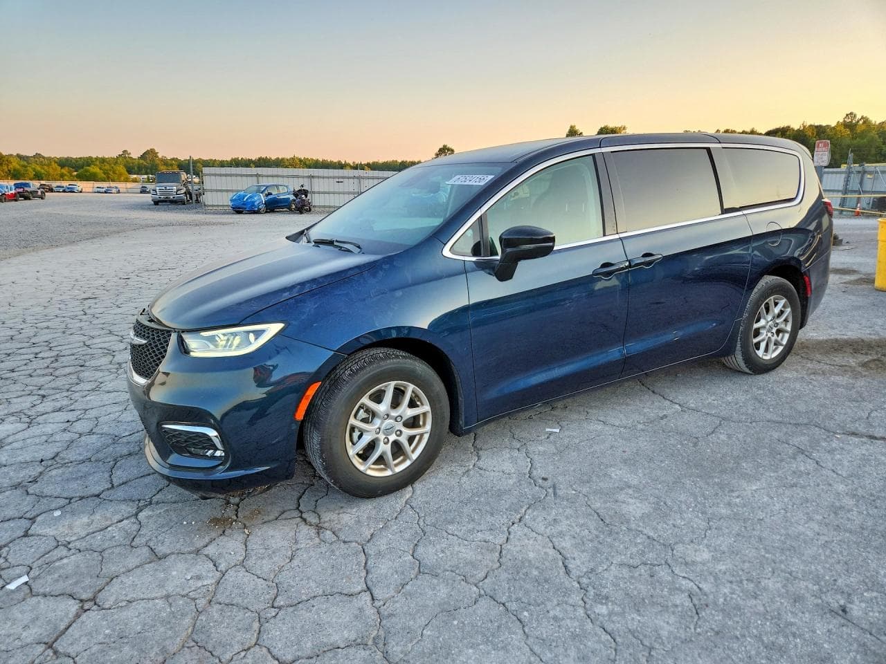 Chrysler Pacifica 2024 z USA