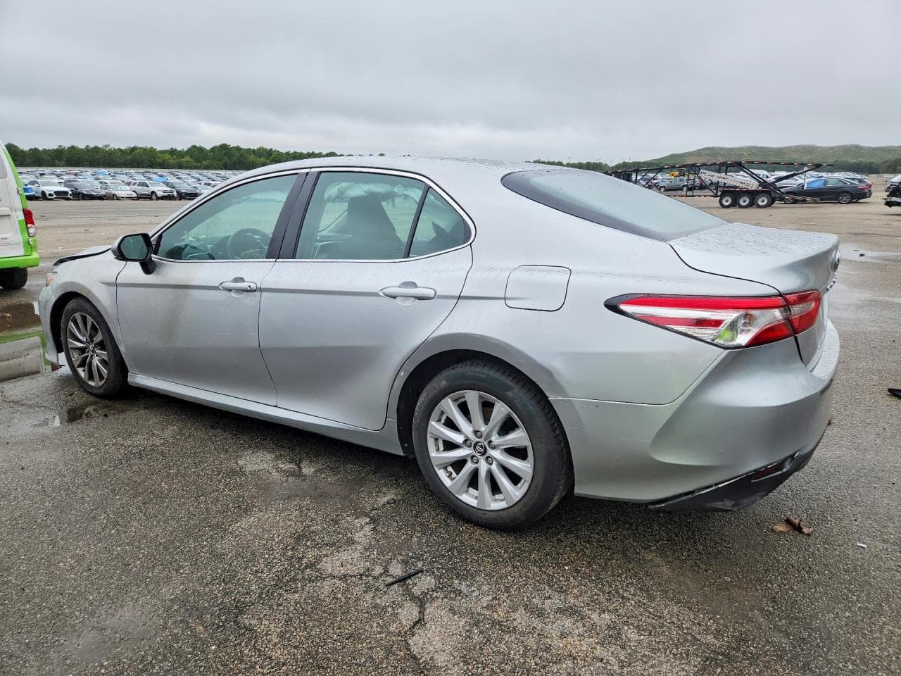2018 Toyota Camry Le - foto 2