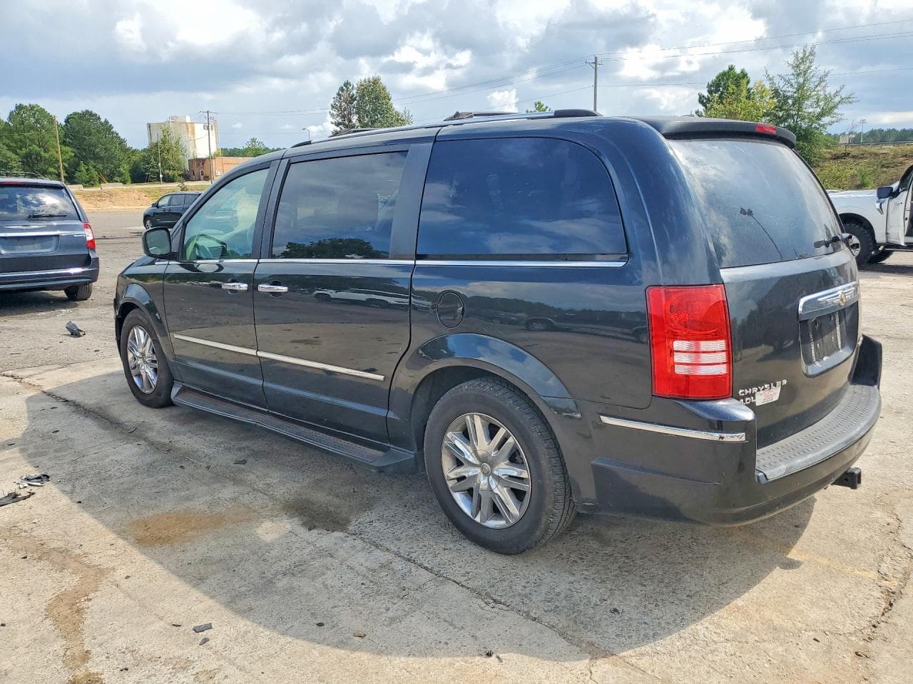 2010 Chrysler Town & Country Limited - foto 2