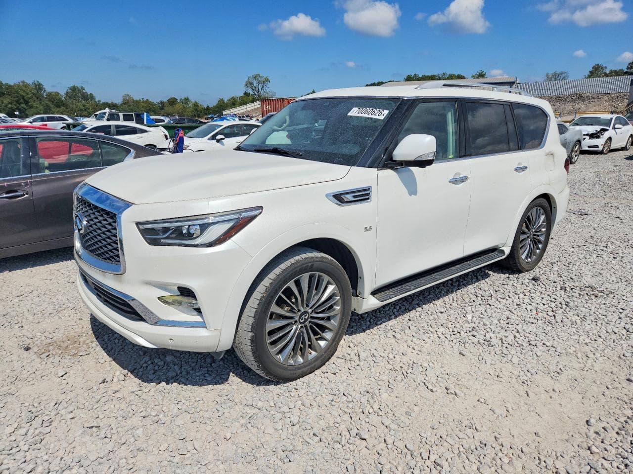 Infiniti QX80 2018 z USA