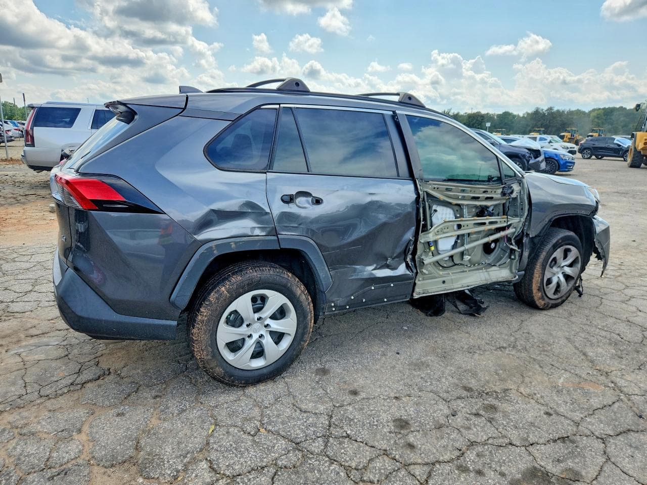 2020 Toyota Rav4 Le - foto 3