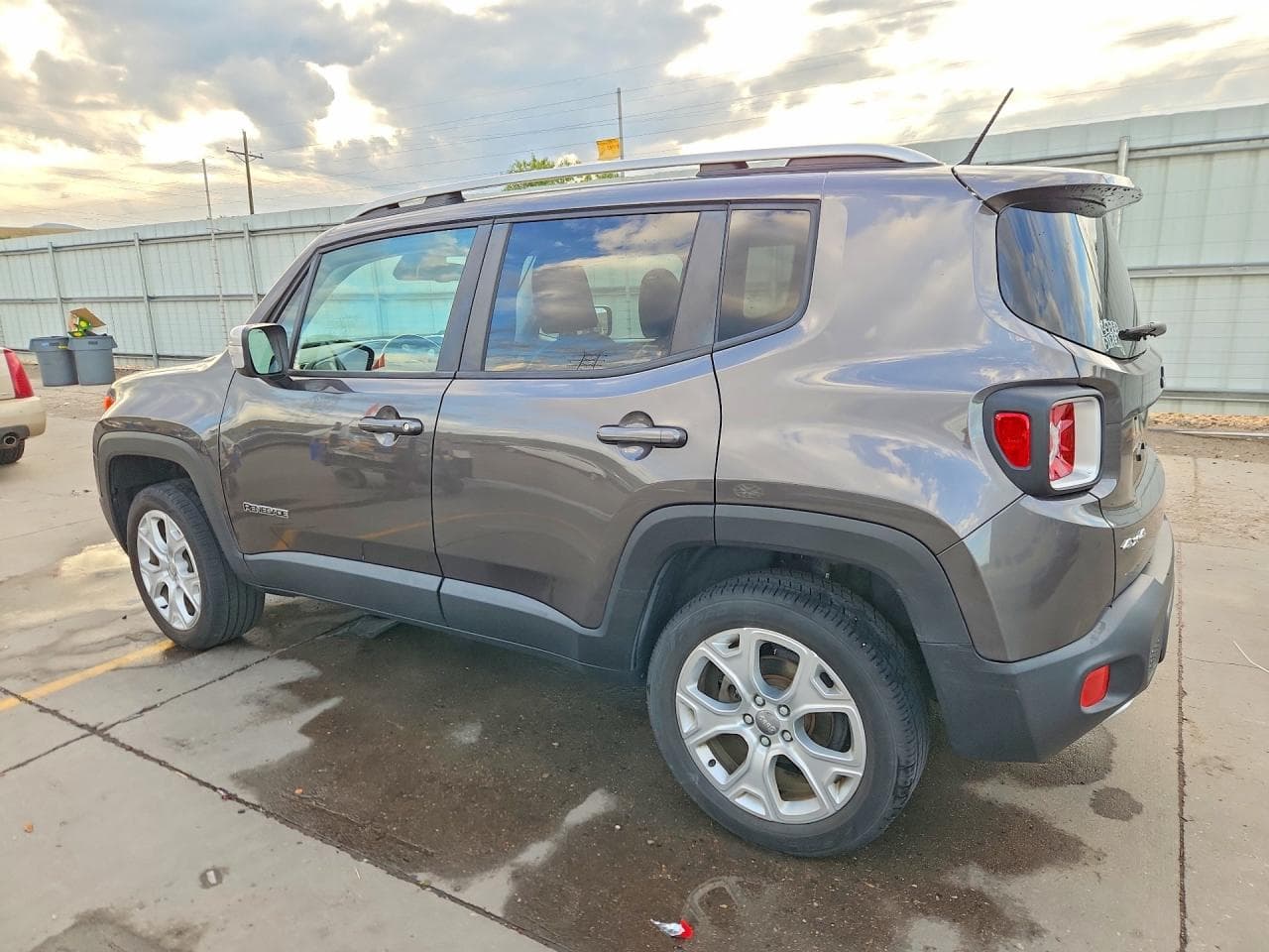 2017 Jeep Renegade Limited - foto 2