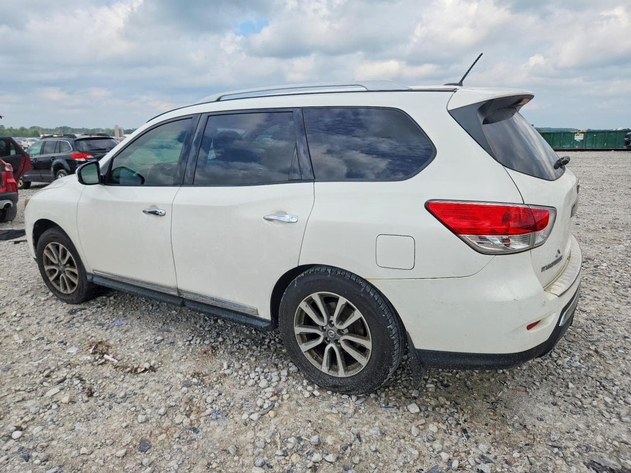 2014 Nissan Pathfinder S - foto 2