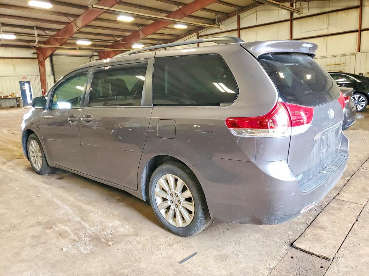2011 Toyota Sienna Xle 7-Passenger - foto 2