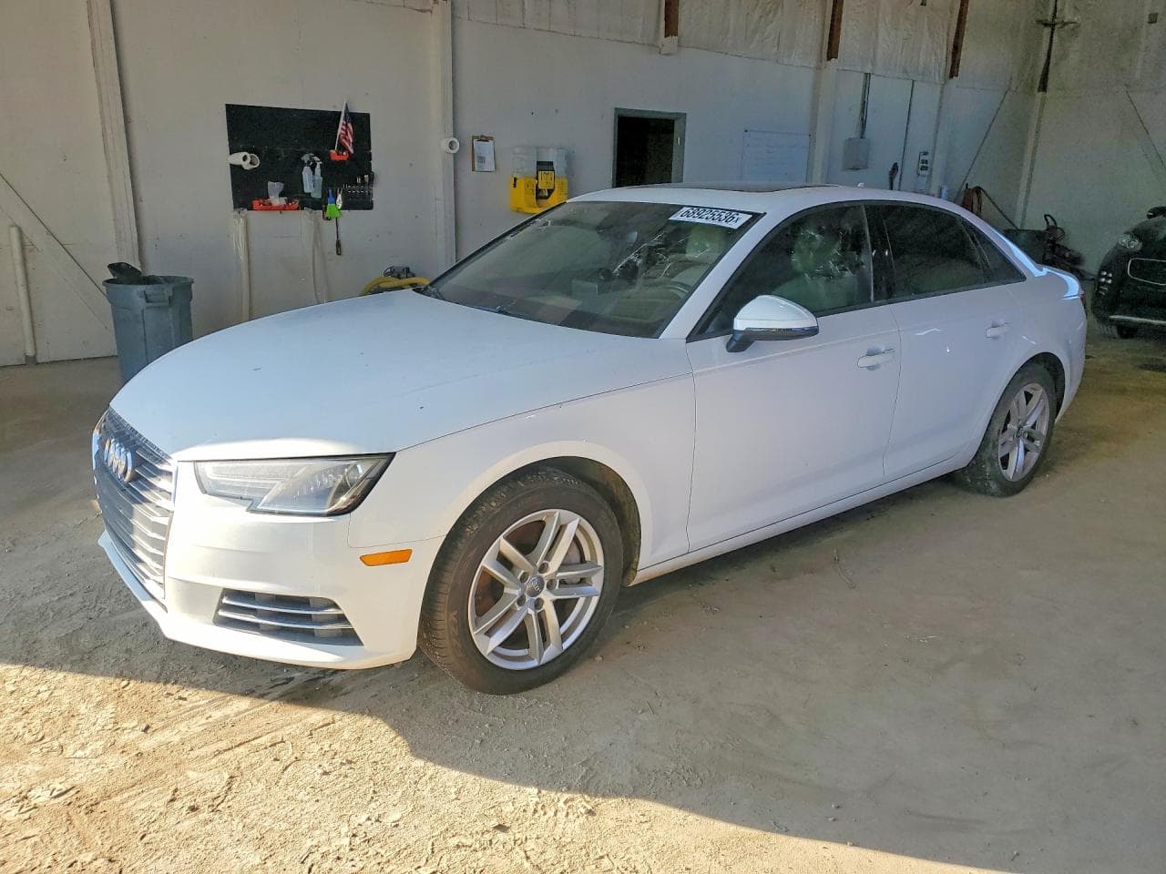 Audi A4 2017 z USA